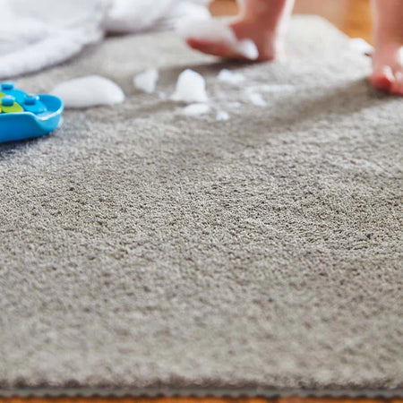 Close-up of the super soft texture of the Hug Rug Sense