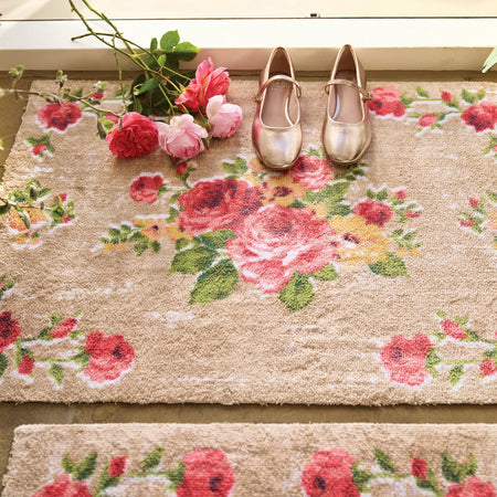Vintage Rose Hug Rug in hallway setting