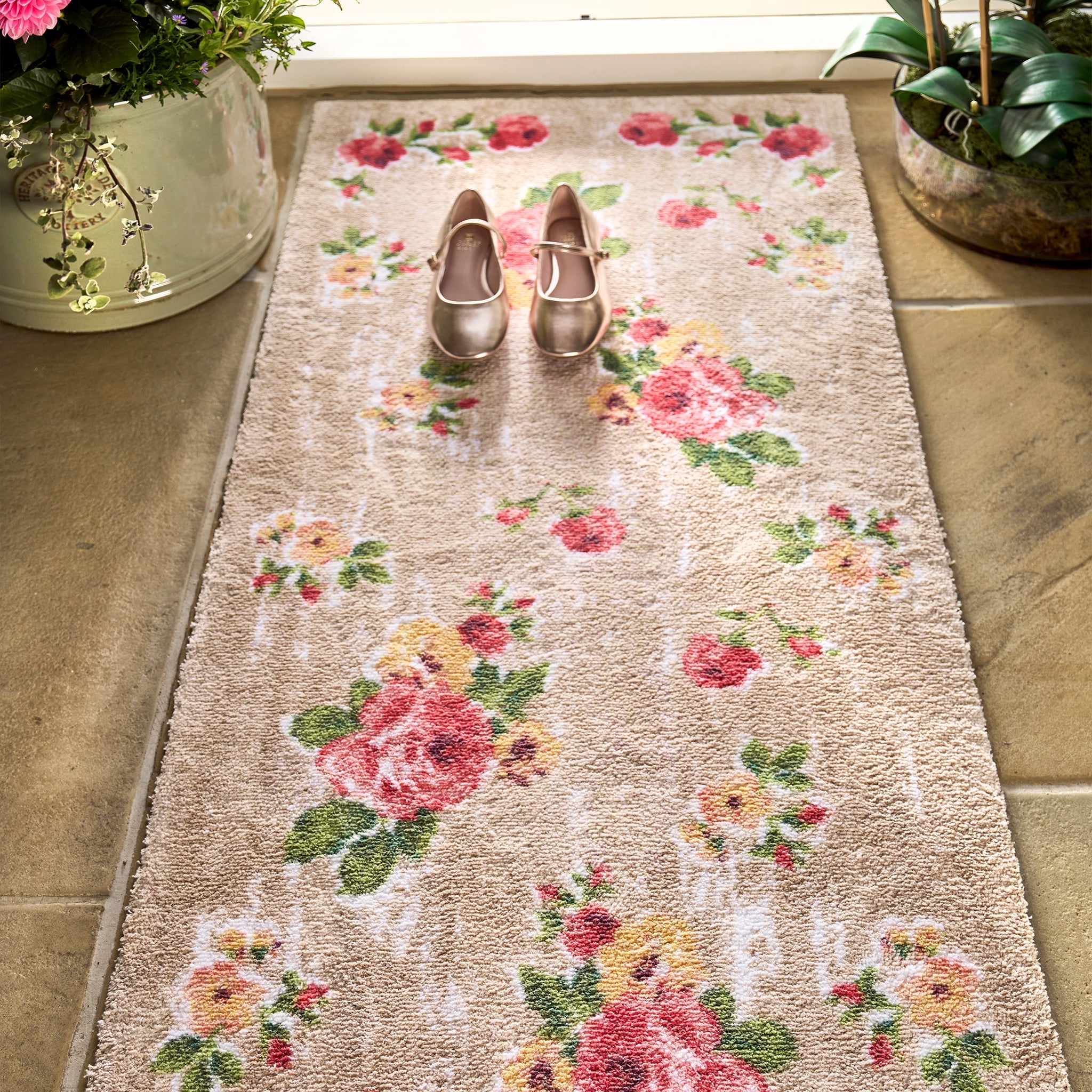 Vintage Rose Hug Rug runner in hallway setting