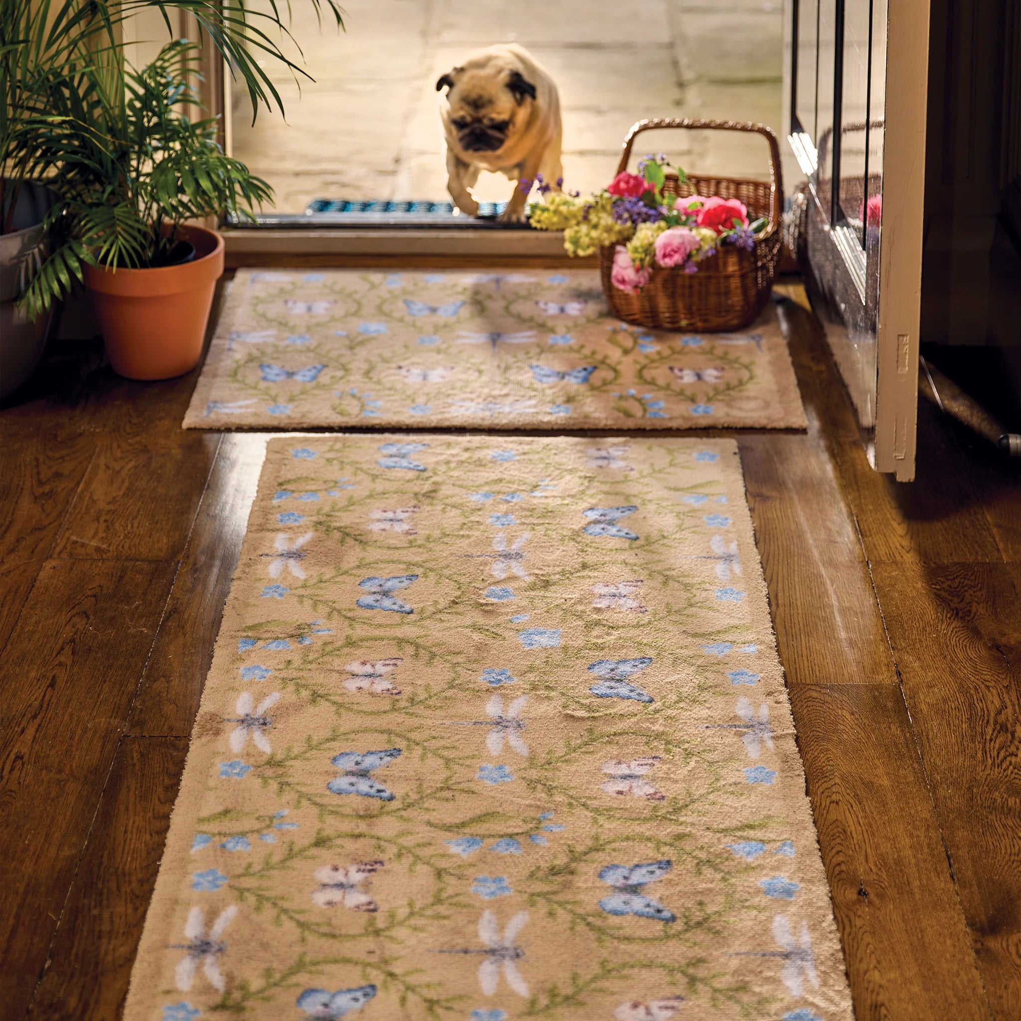 Country-style Hug Rug for rustic home interiors

