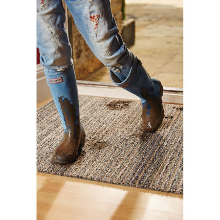 Calm neutral Hug Rug perfect for modern interiors


