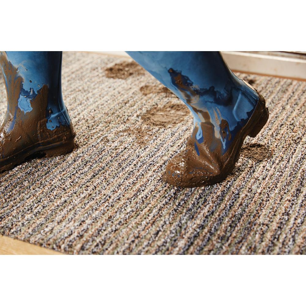Calm neutral Hug Rug perfect for modern interiors

