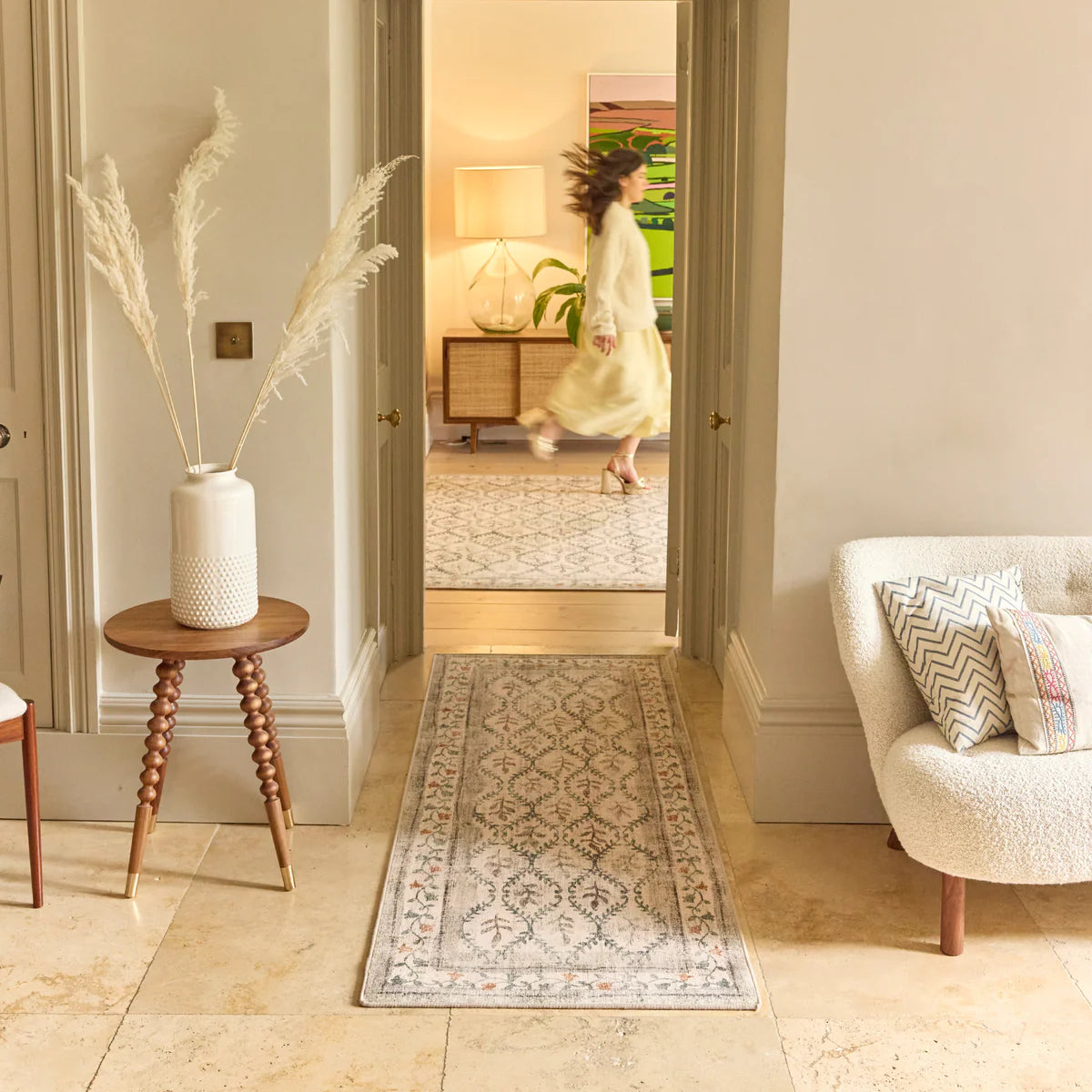 Non-slip natural rubber backing of Hug Rug

