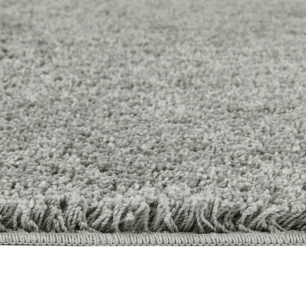 Close-up of My Rug Ghost Grey 100% Polypropylene frisée fibres