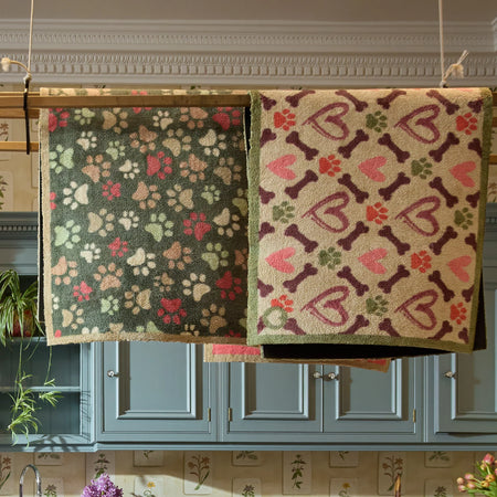Recycled non-slip backing of Hug Rug Hearts & Bones

