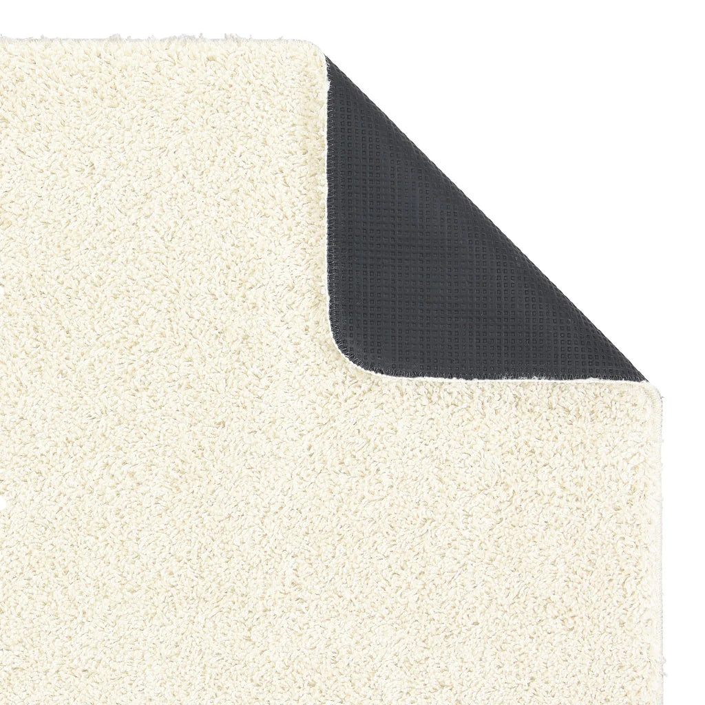 My Rug Ivory – soft 10 mm pile and non-slip rubber backing