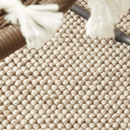 Soft wool and polyester rug with textured finish