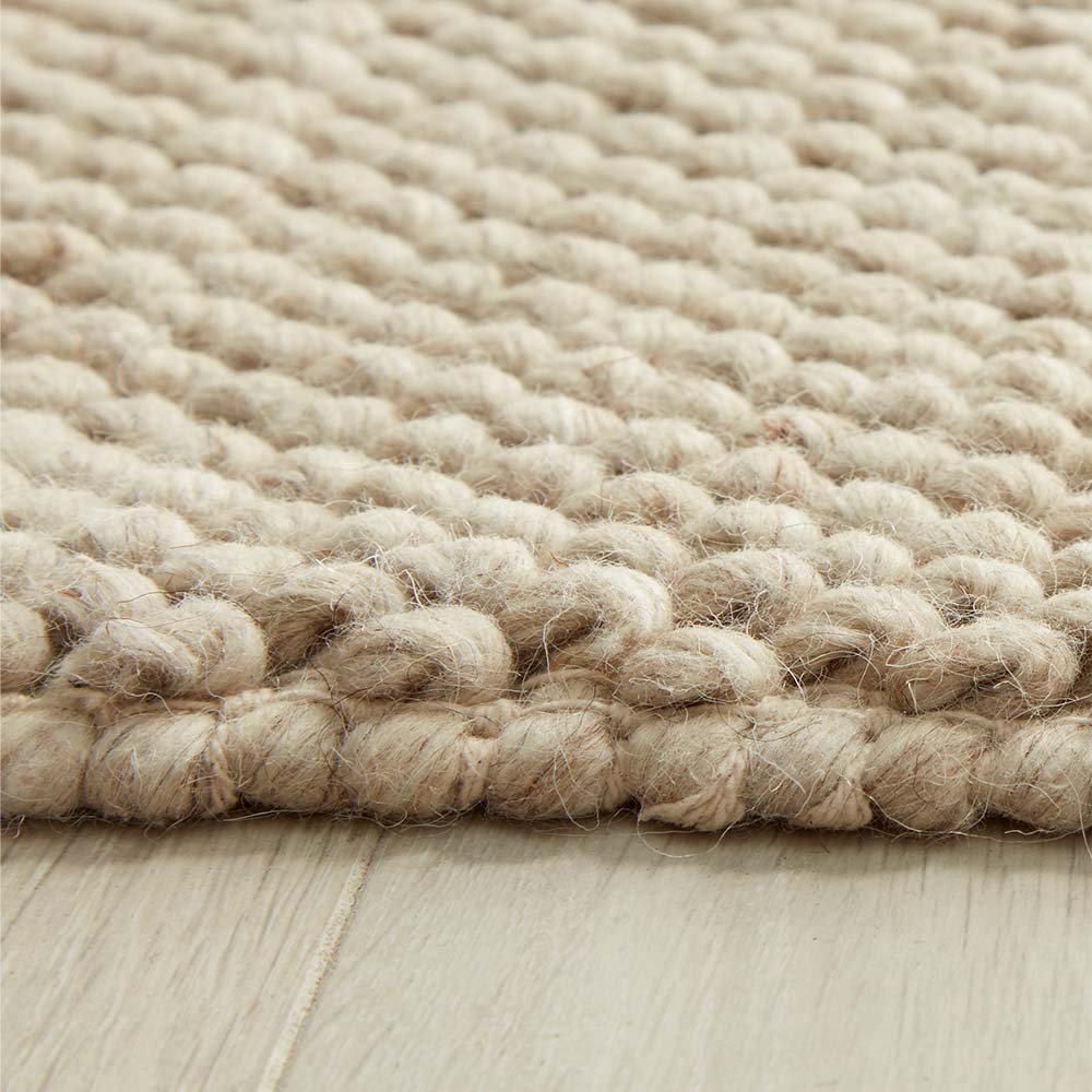 Close-up of La Playa rug fibres and colour detail