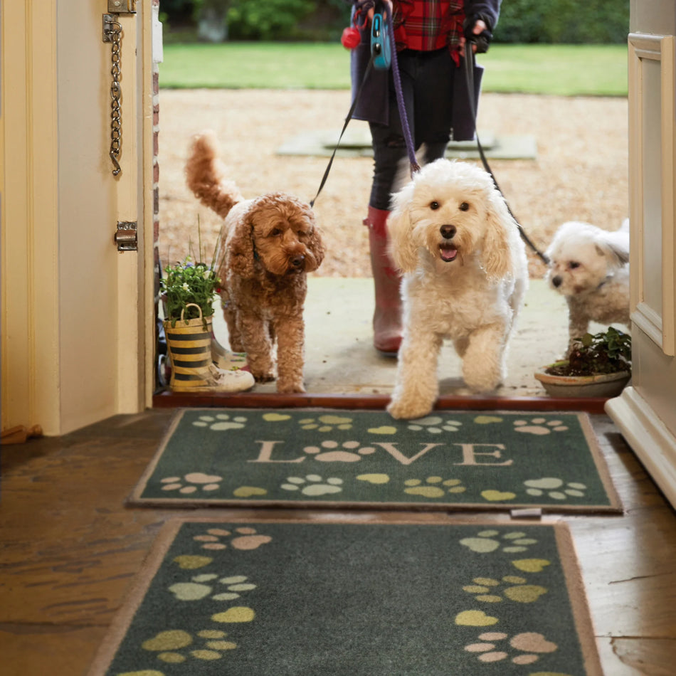 Eco-friendly washable dog mat with heart-shaped paw prints

