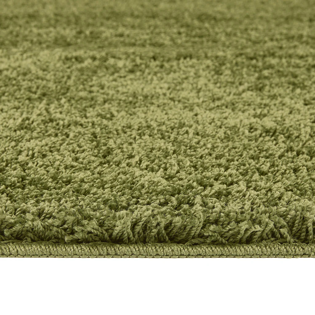 side view Close-up of My Rug Olive 100% Polypropylene frisée fibres