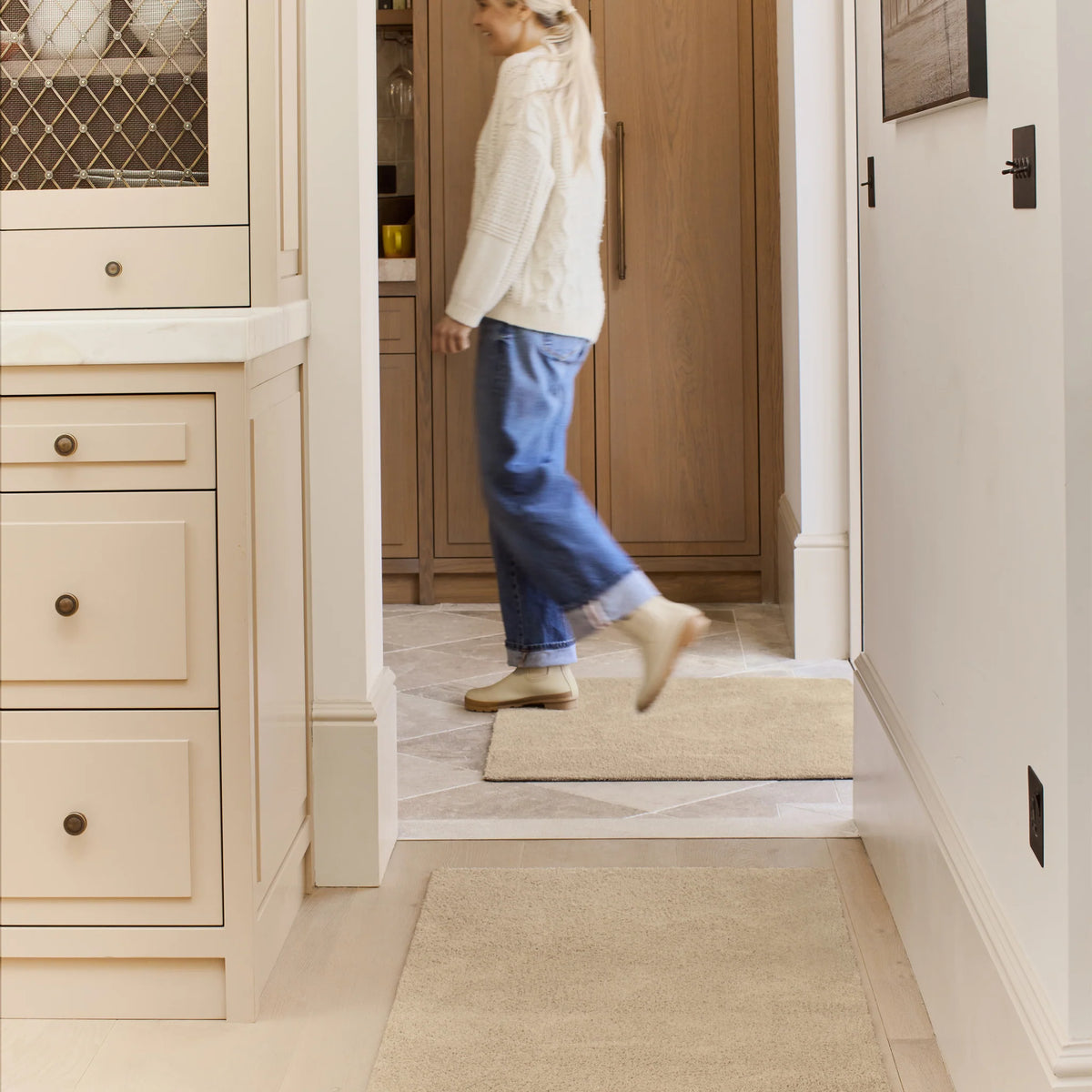 Soft beige Hug Rug perfect for modern homes

