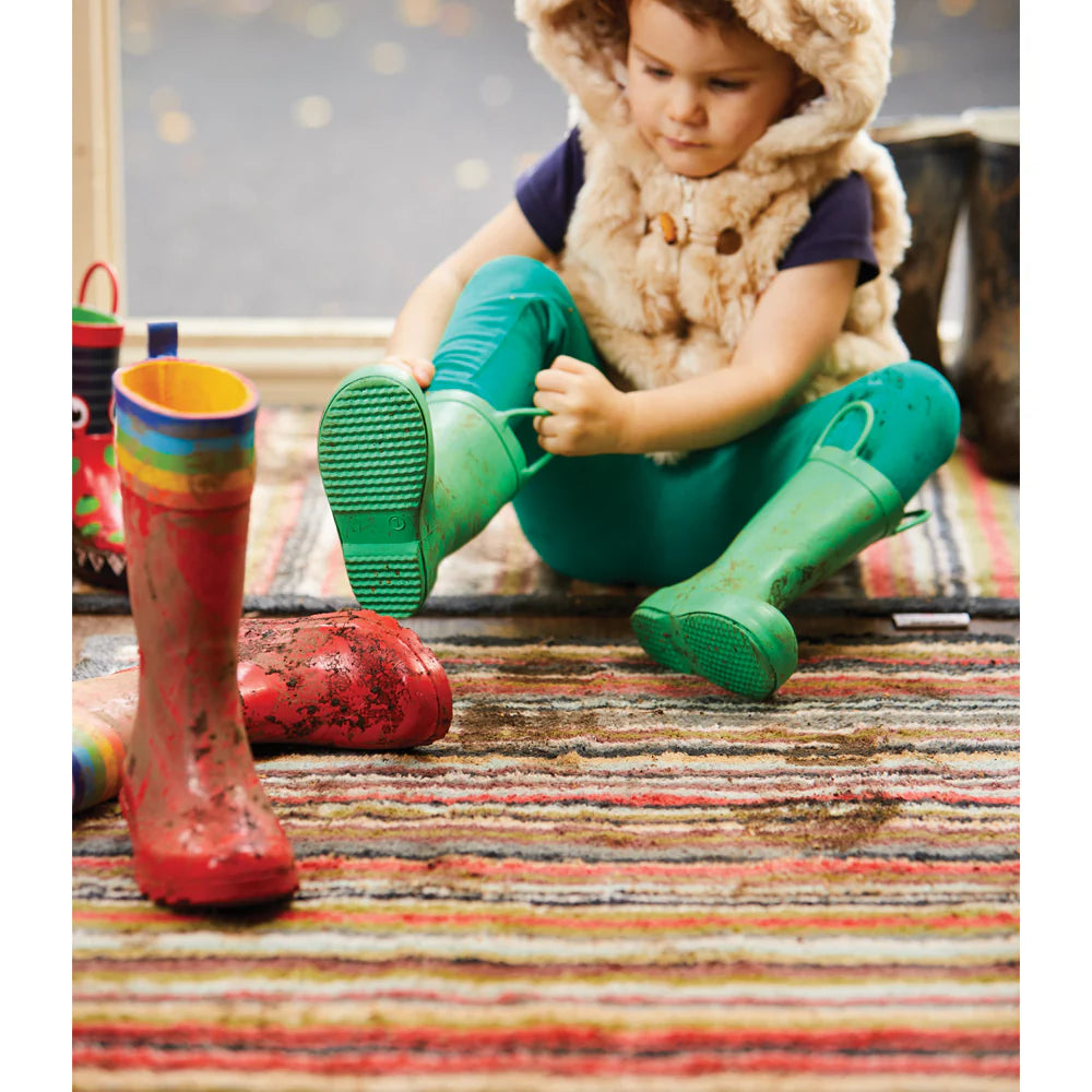 Scandinavian style Hug Rug with stripe pattern

