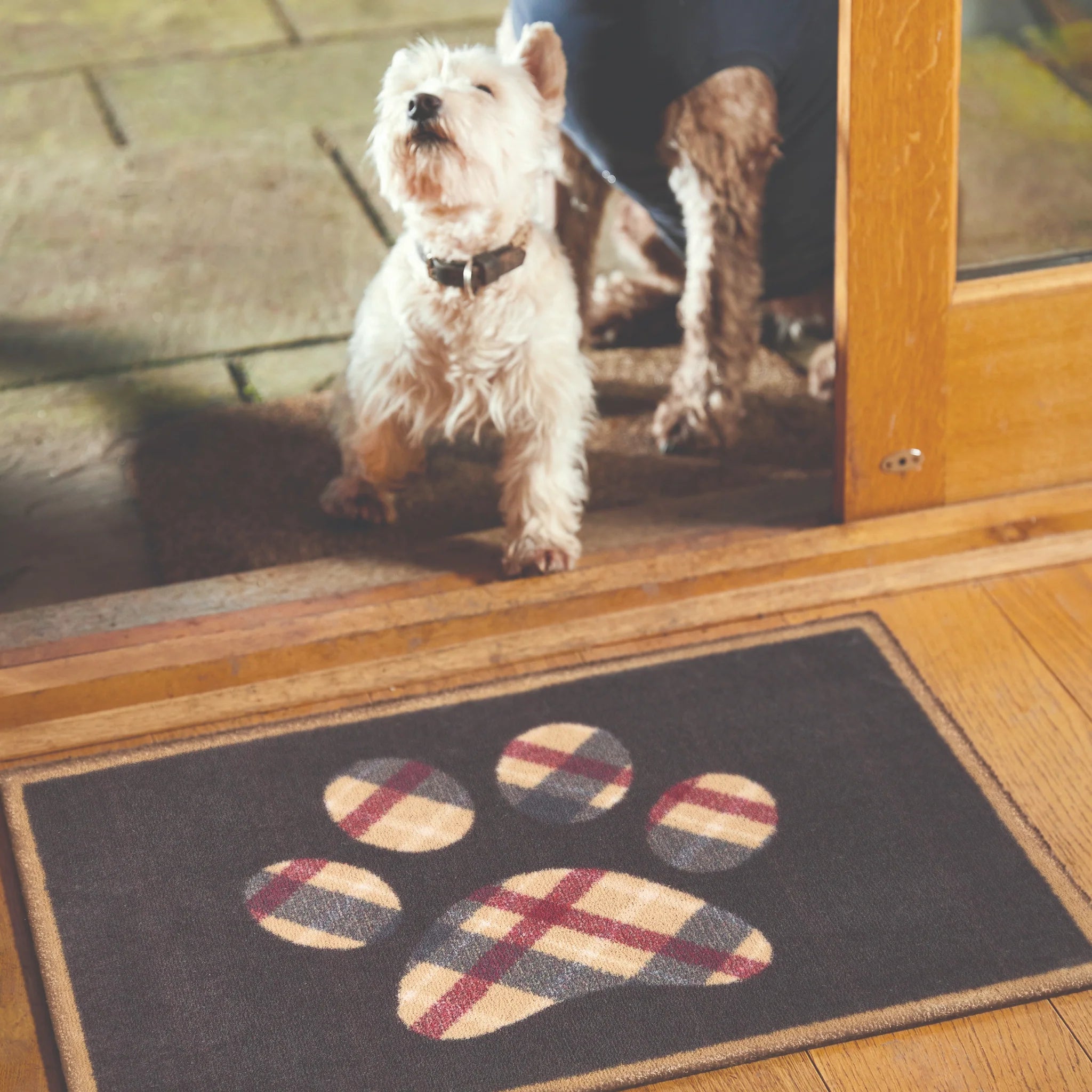 Eco-friendly recycled pet mat in classic tartan design

