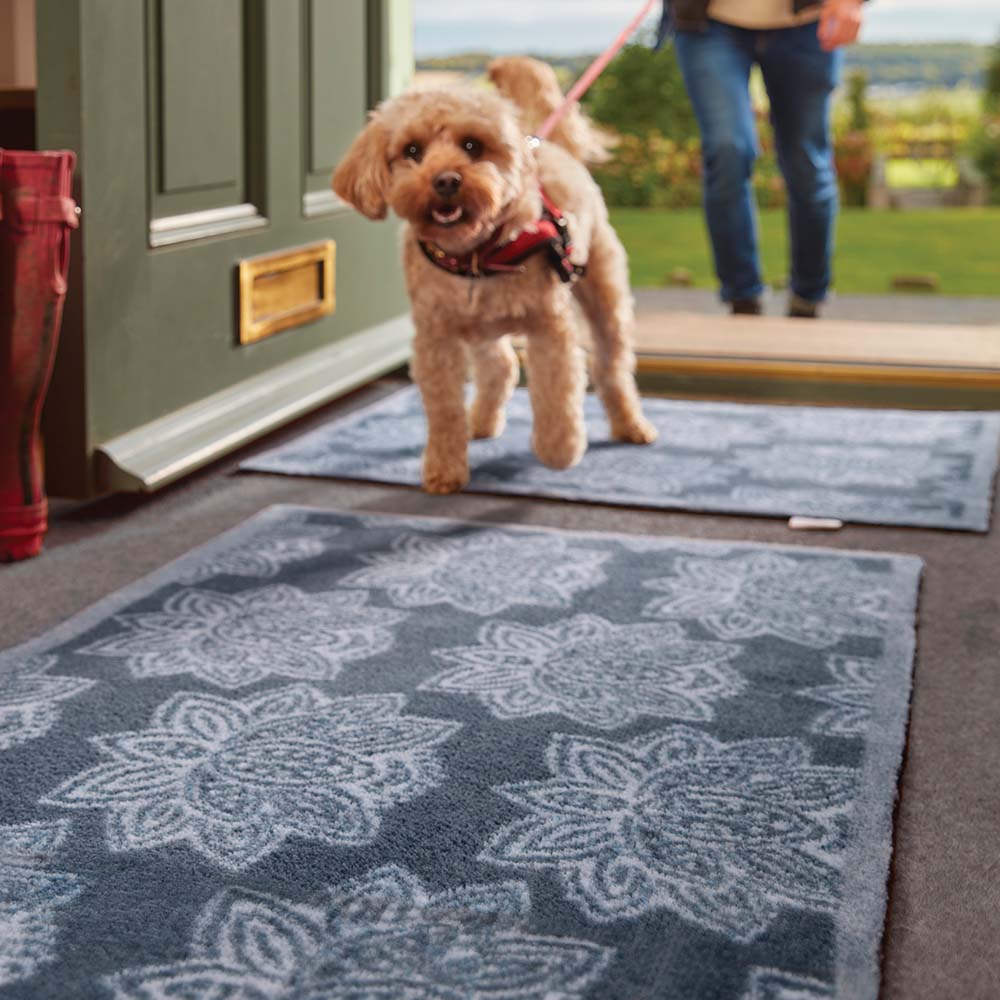 Hug Rug Woodblock 1 in hallway with neutral décor

