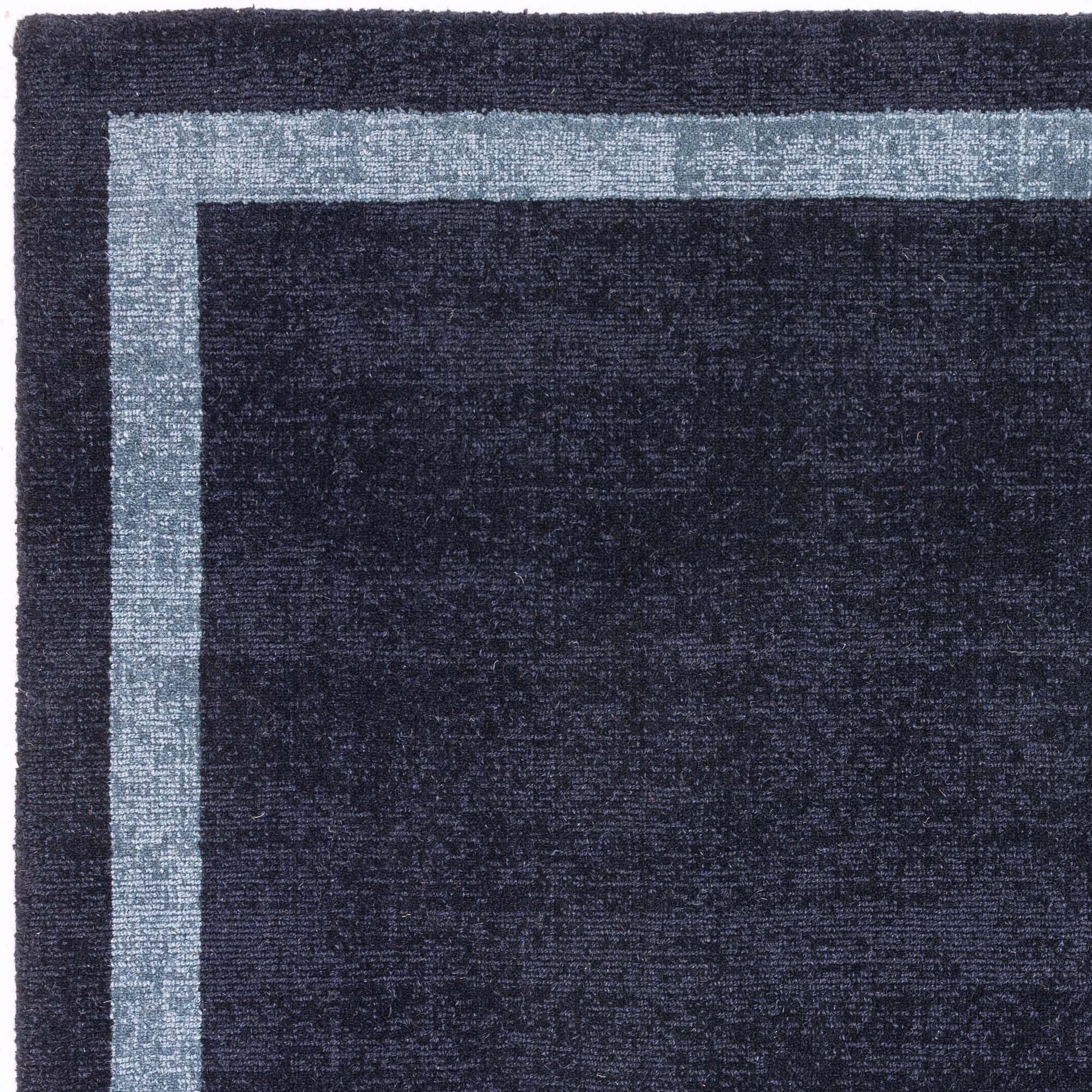Close-up of 7mm wool rug texture

