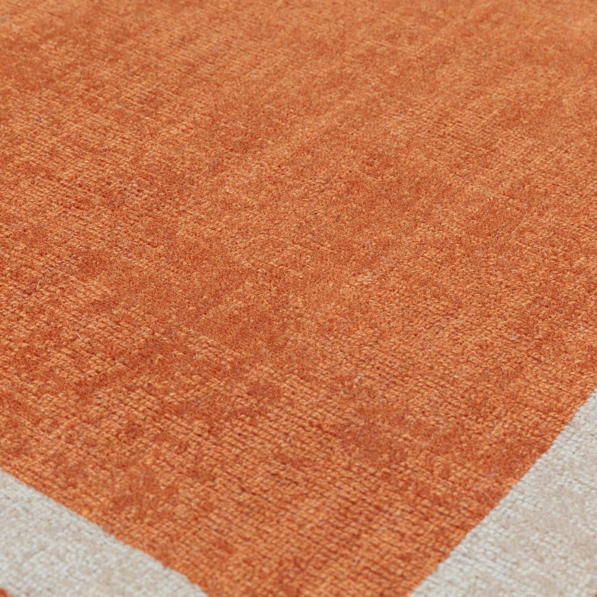 Natural wool rug handcrafted in India



