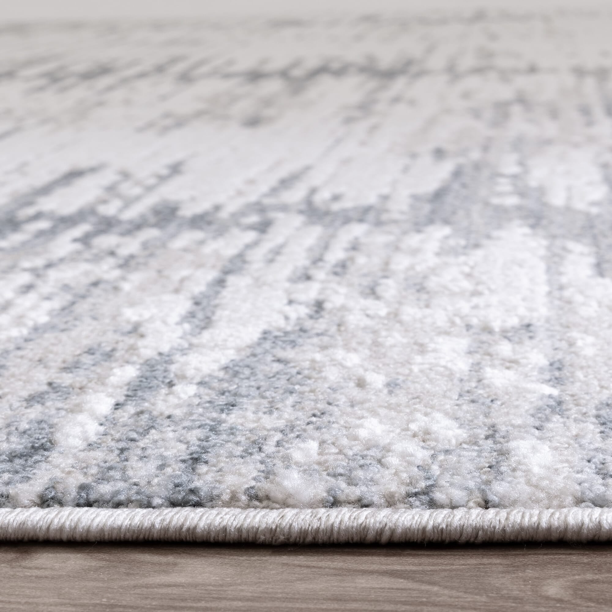 Calm interior styled with the AN14 rug

