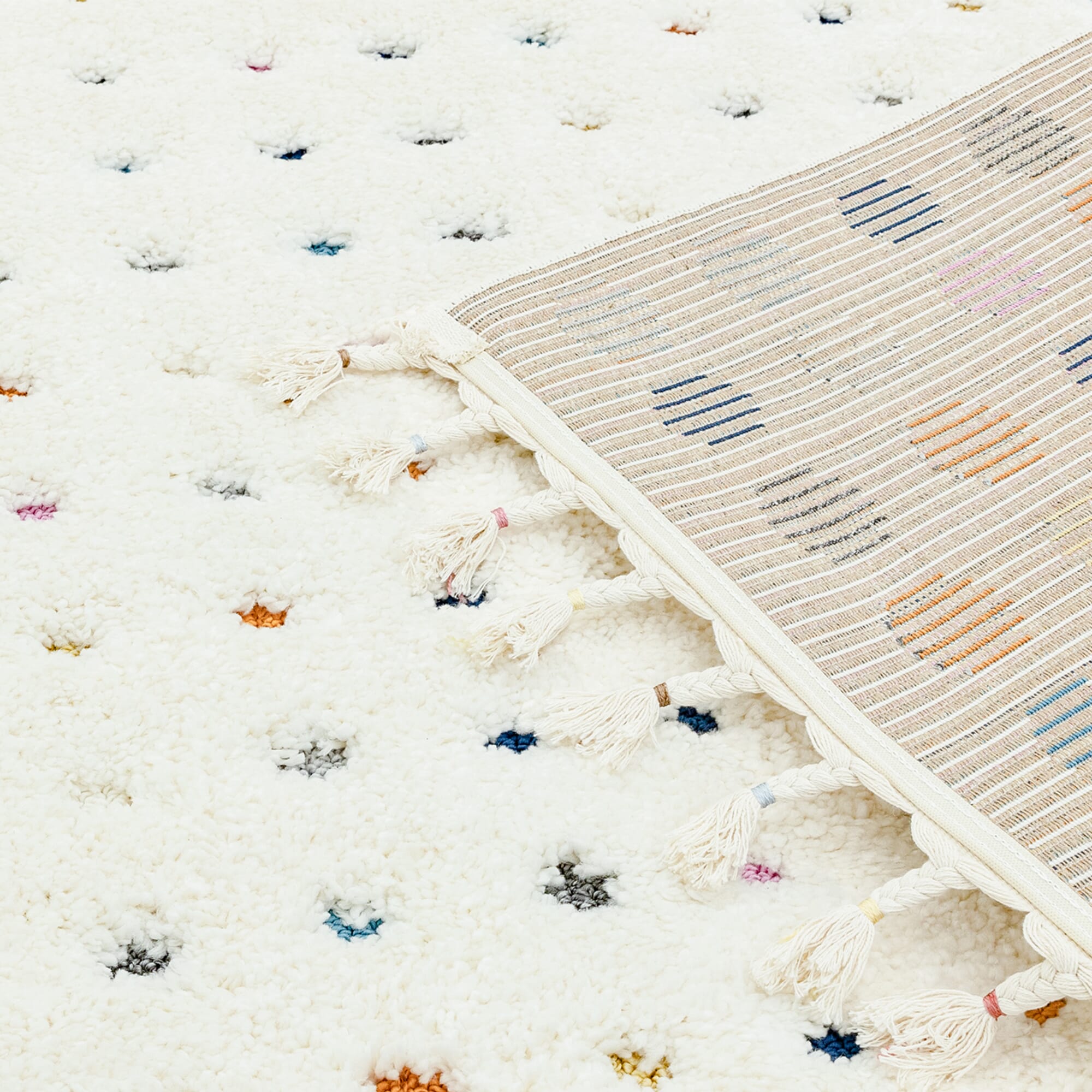 Soft polypropylene rug in modern decor

