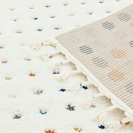 Soft polypropylene rug in modern decor

