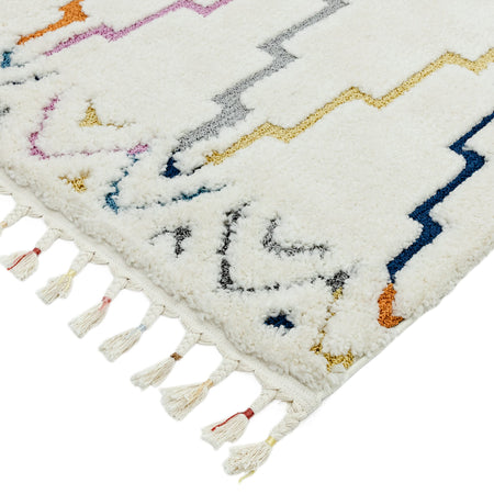 Ariana AR01 rug styled in bedroom


