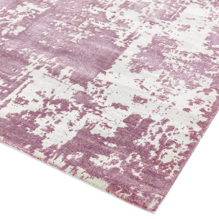 Machine woven low-pile rug by Asiatic

