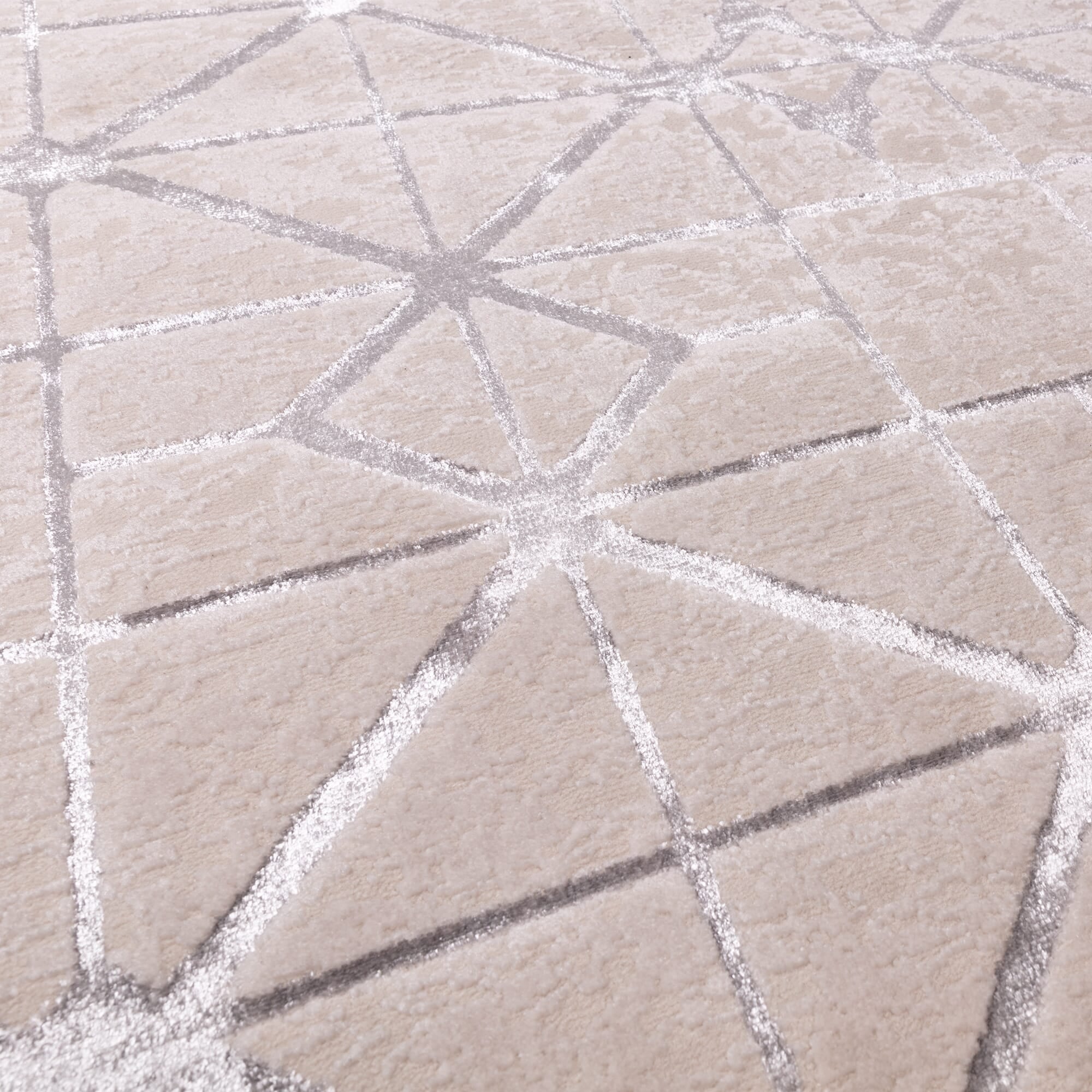Asiatic Aurora Lattice Rug close-up texture

