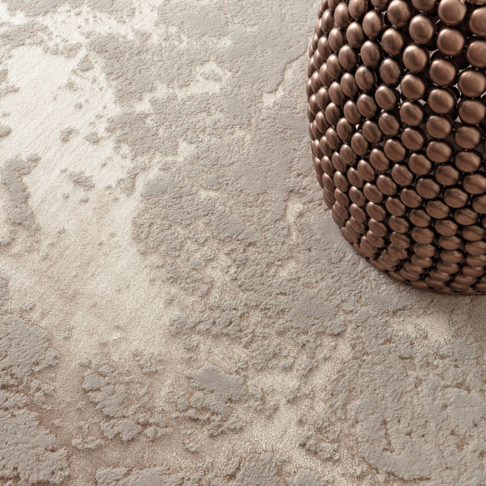 Asiatic Aurora Strata Rug close-up texture

