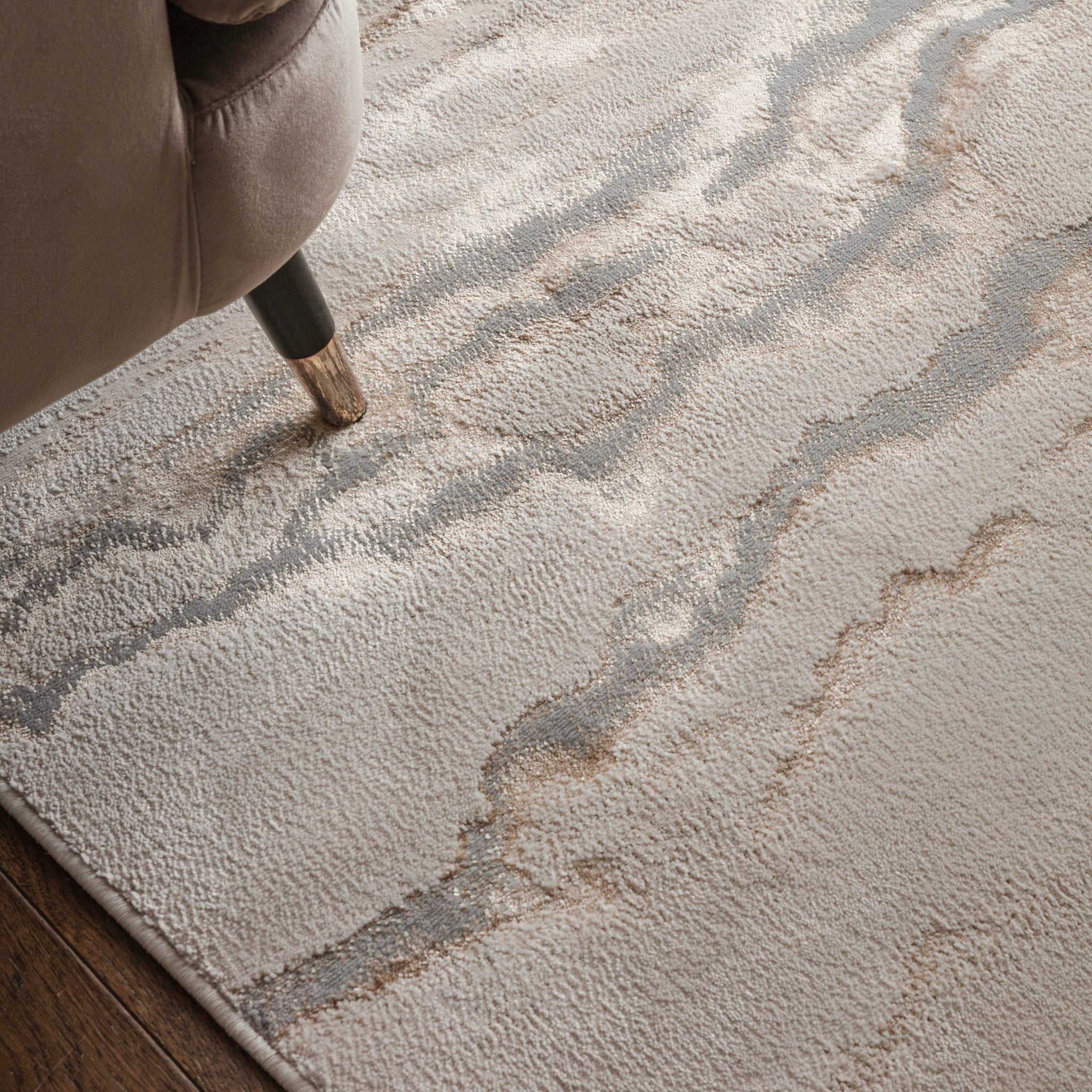Asiatic Aurora Linea Rug close-up texture

