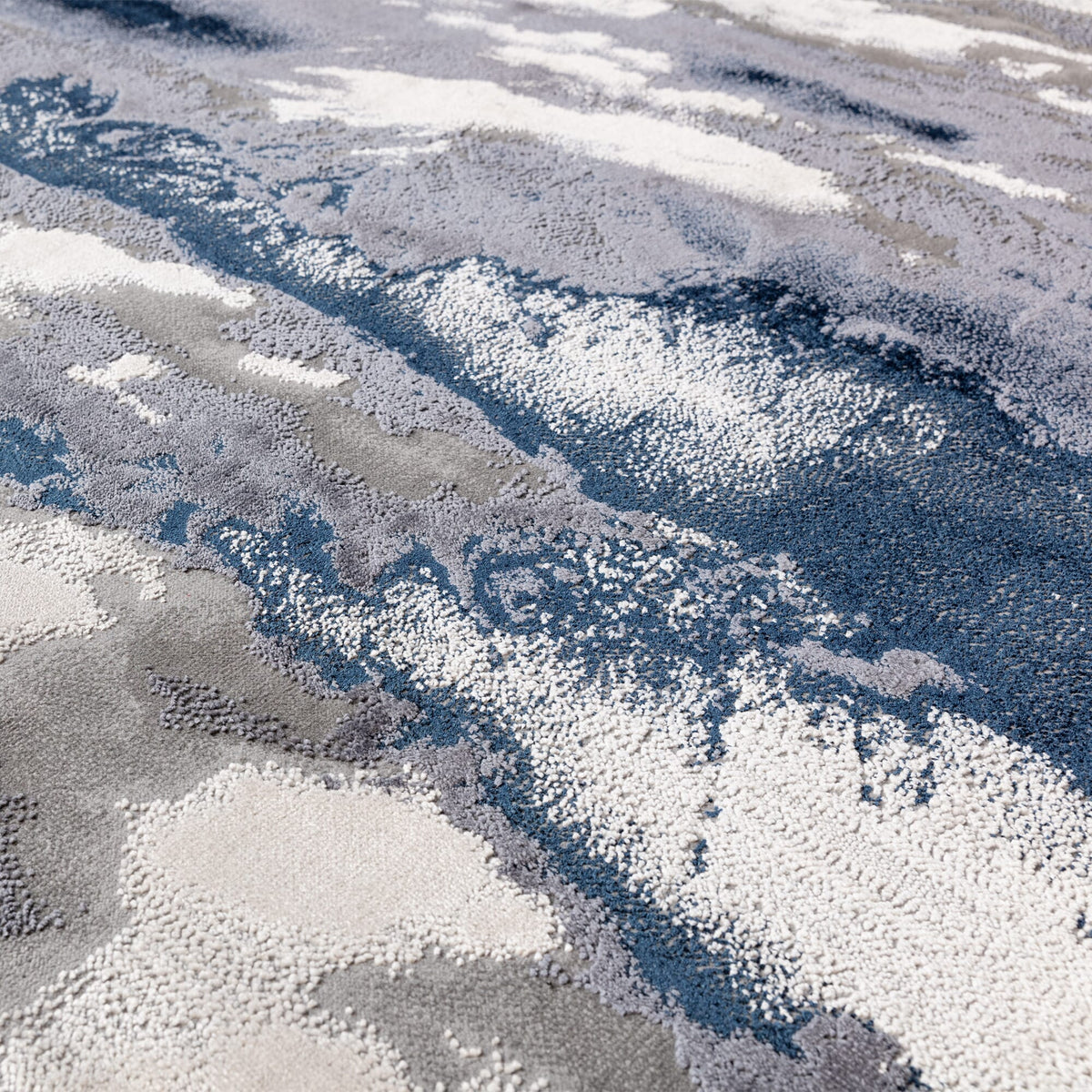 Asiatic Aurora Storm Rug close-up texture

