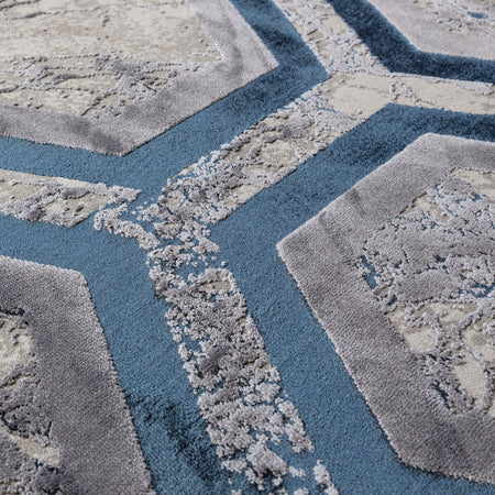 Asiatic Aurora Hexagon Rug close-up texture

