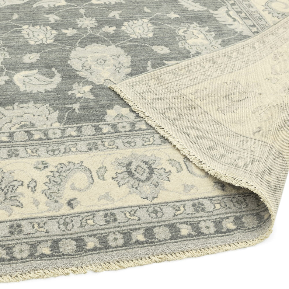 Vintage-style CB09 rug in soft heritage tones

