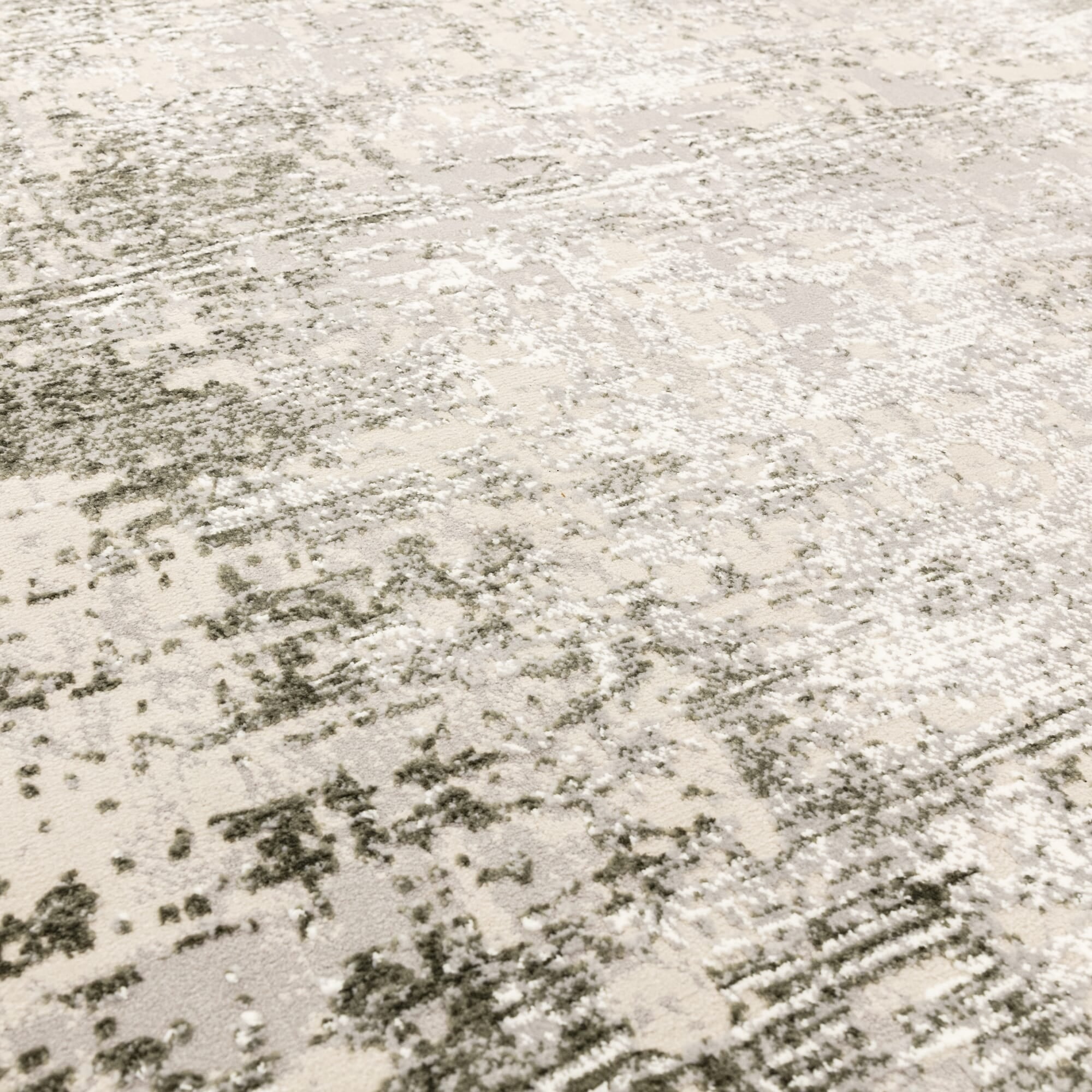Polypropylene polyester blend rug in green

