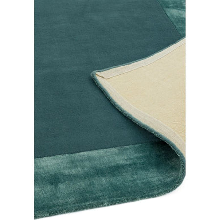 Luxurious wool and viscose rug detail

