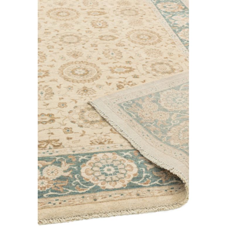 CB05 rug close-up texture and pattern detail

