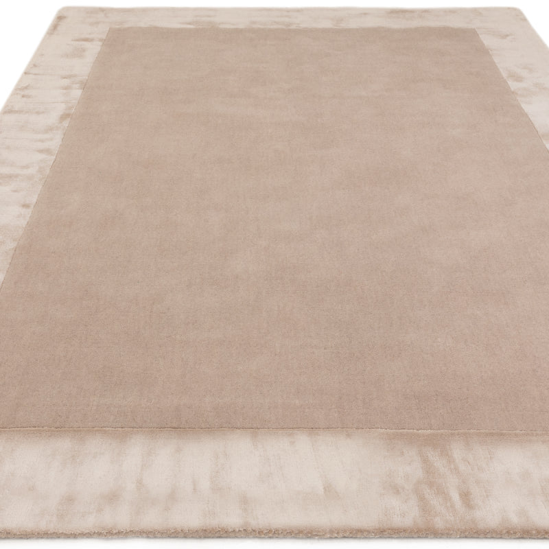 Elegant beige grey bordered rug

