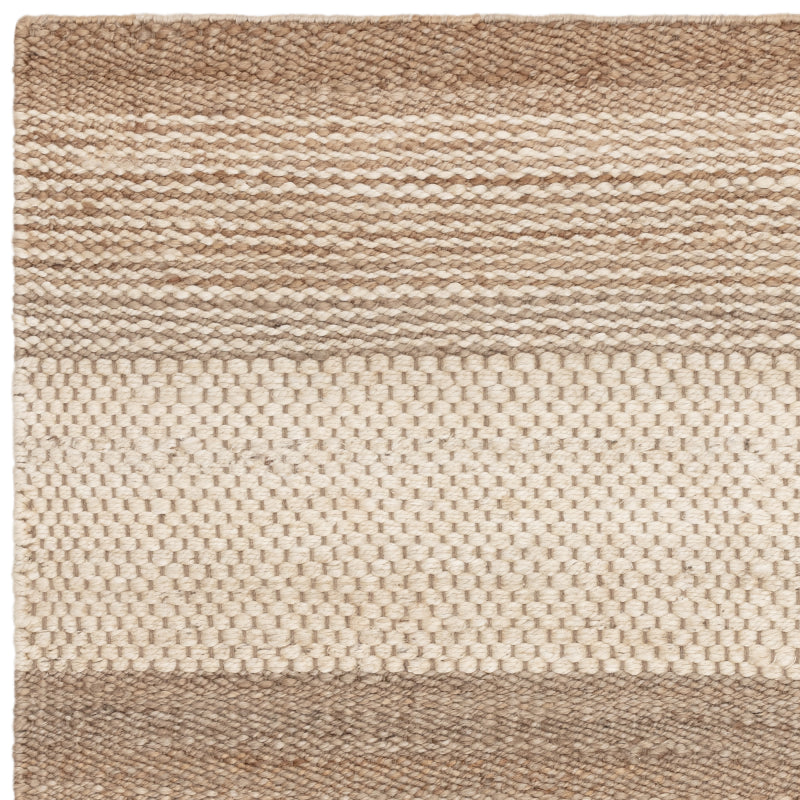 Eco-friendly neutral tone jute rug

