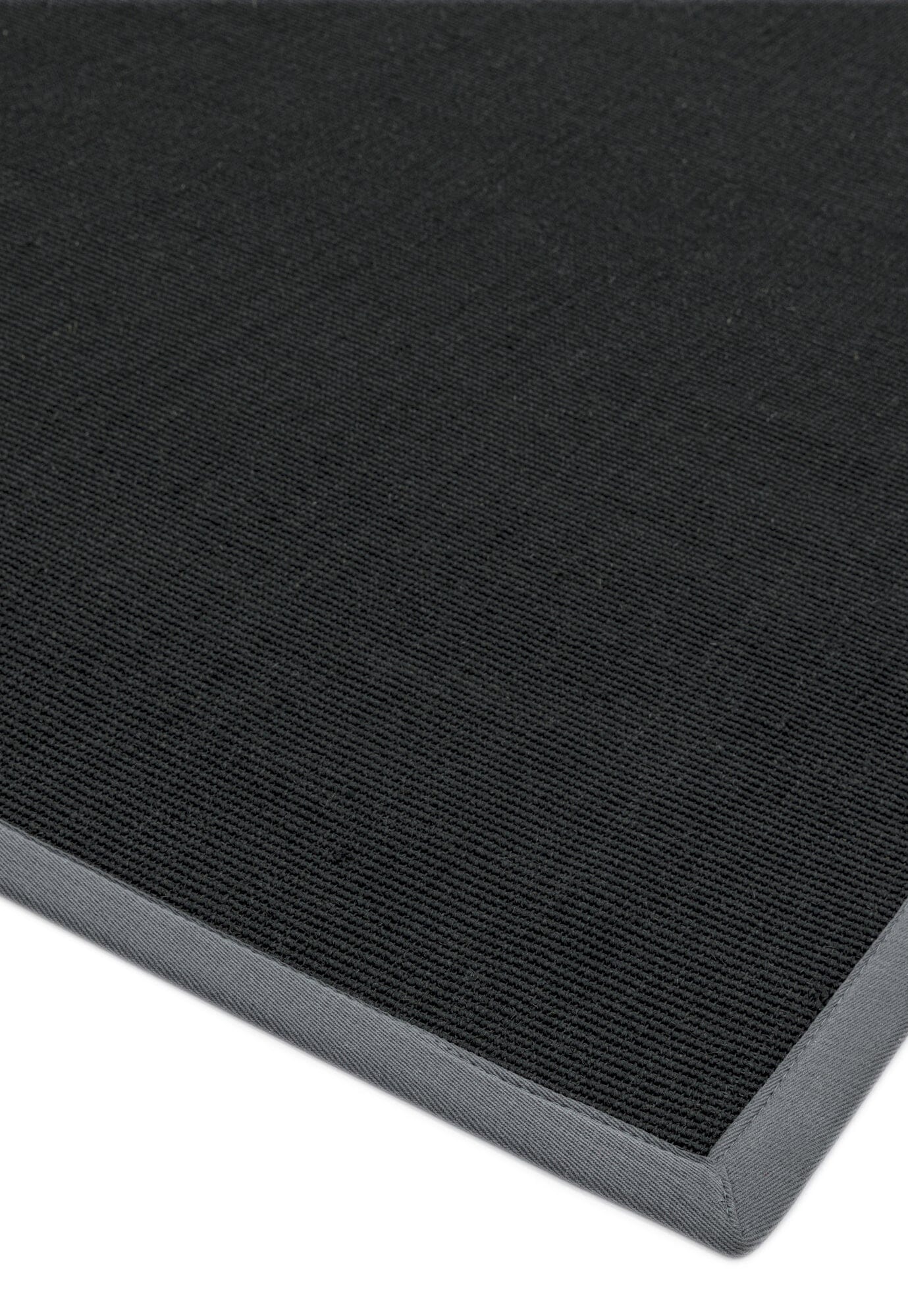 Low pile sisal rug in black and grey contrast